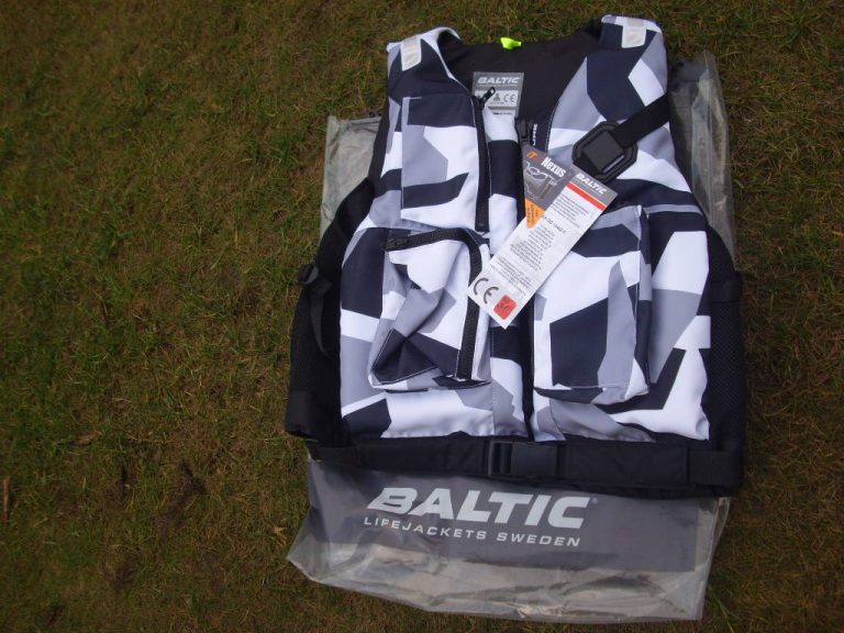 Paddler und Angler Weste Adventure camo Baltic Paddel Store