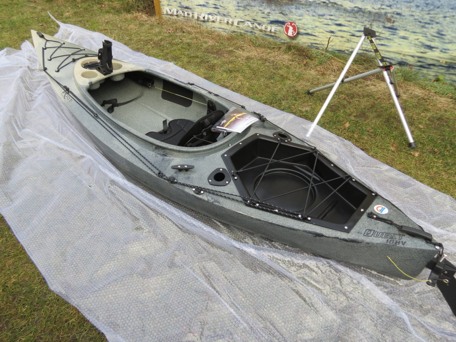 Quest 10 HV Angler Riot Kayaks Paddel Store