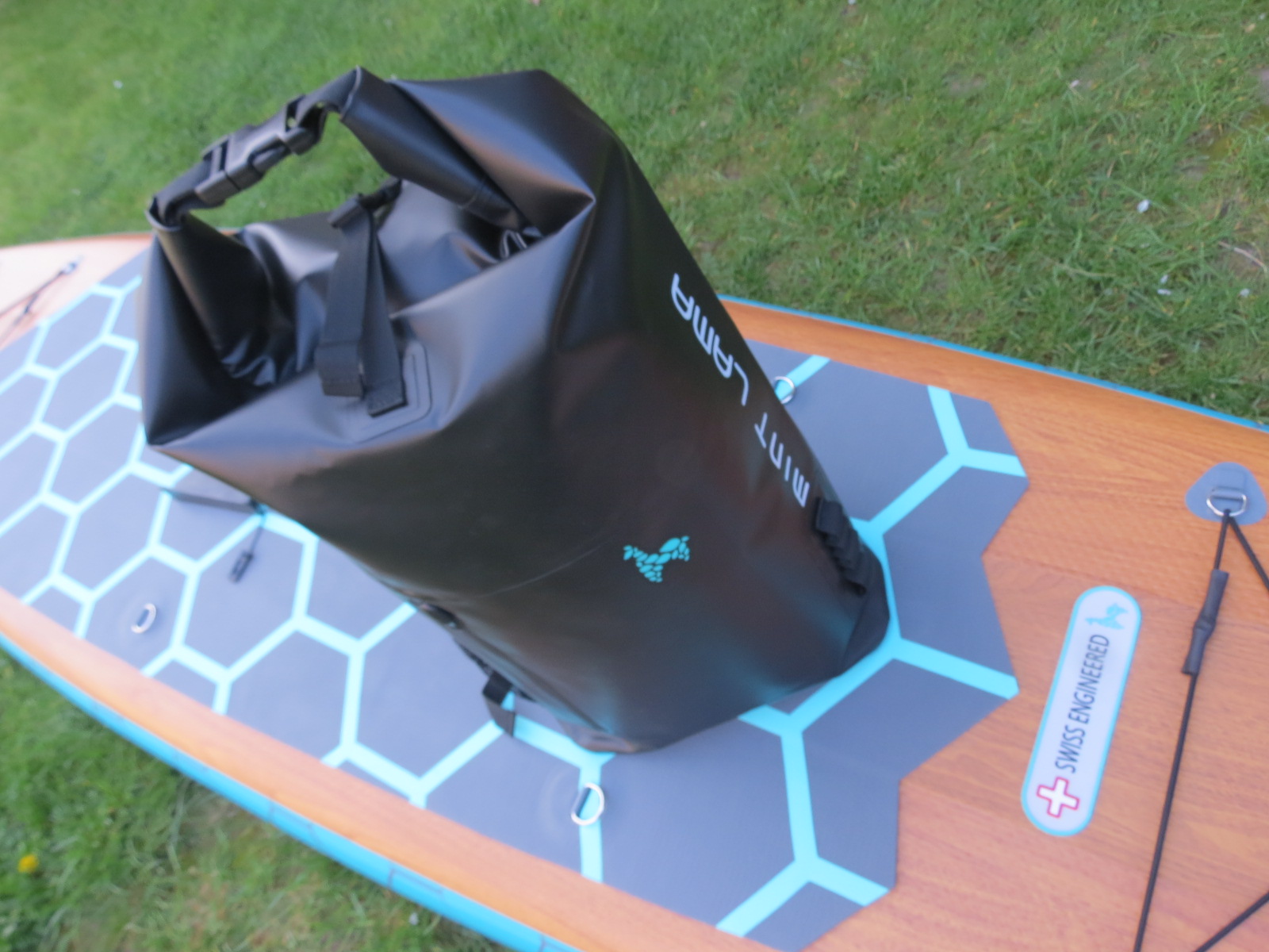 HEAVY DUTY, Wasserdichter Packsack SUP Rucksack DRY BAG - Mint Lama – Bild 7