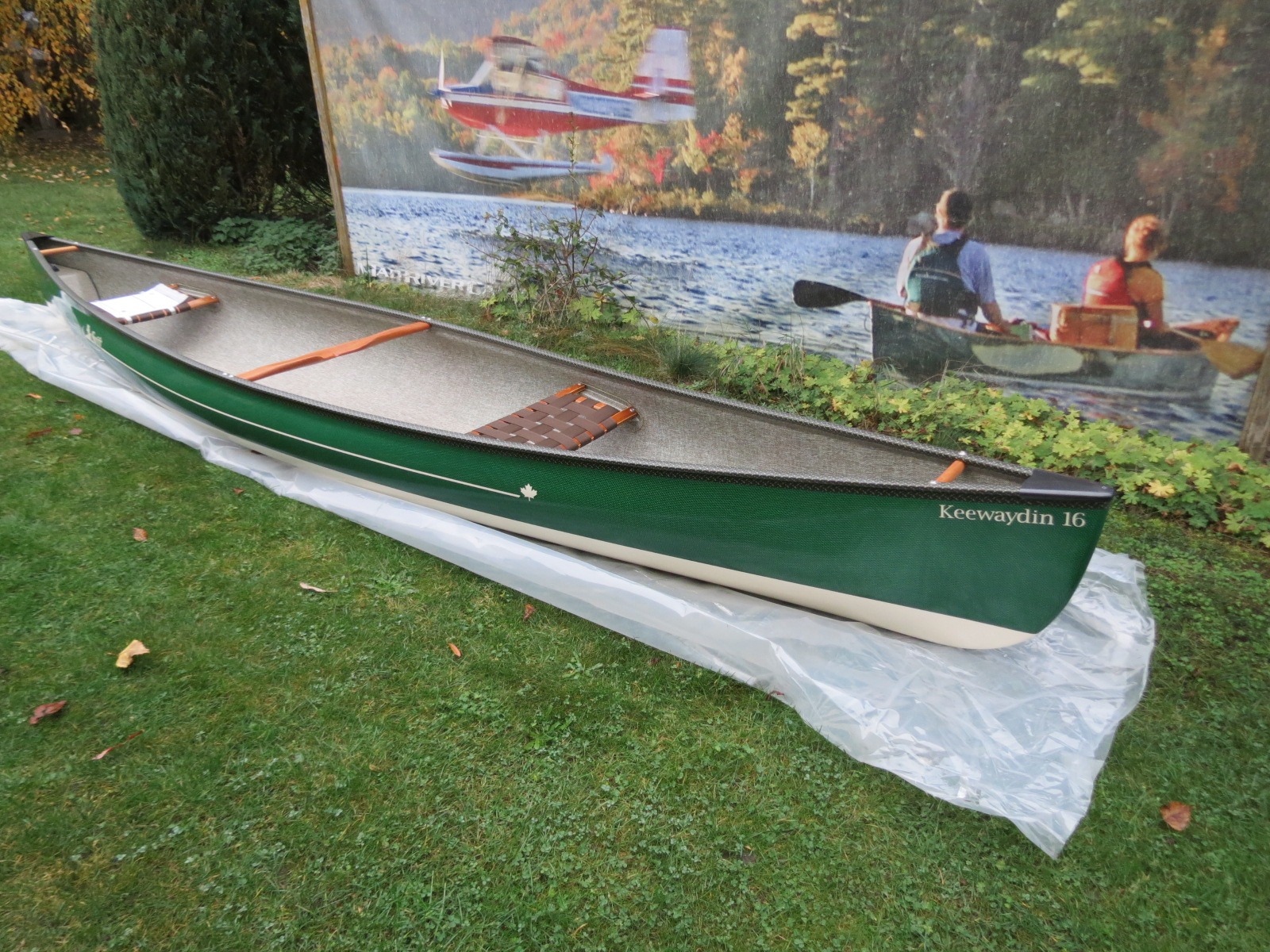 Keewaydin 16 Kevlar Fusion Exp., 20,4 kg, Emerald/Champagner - Swift Canada