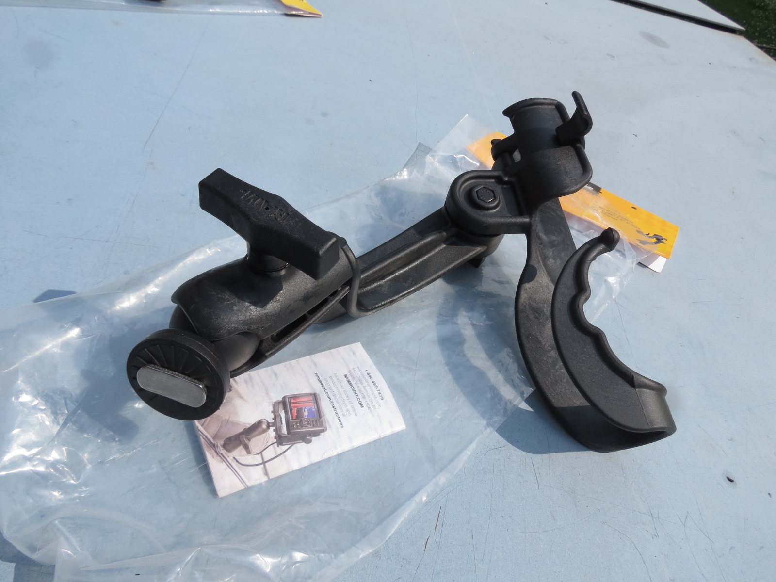 RAM Mount Rutenhalter 2000 inkl. 1/2" Track Ball - Hobie Kaykas – Bild 4